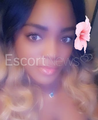 Photo escort girl SEXY BOMSHELL : the best escort service