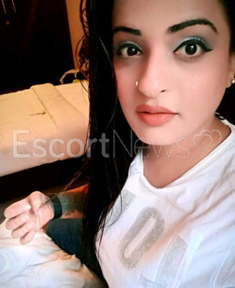 Photo escort girl Riyanshi : the best escort service