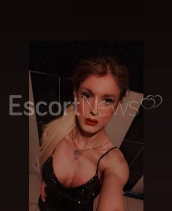 Photo escort girl EfsunYakar: the best escort service