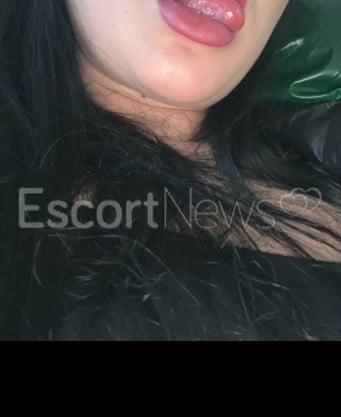 Photo escort girl Karla: the best escort service