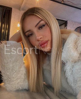 Photo escort girl Elanur: the best escort service